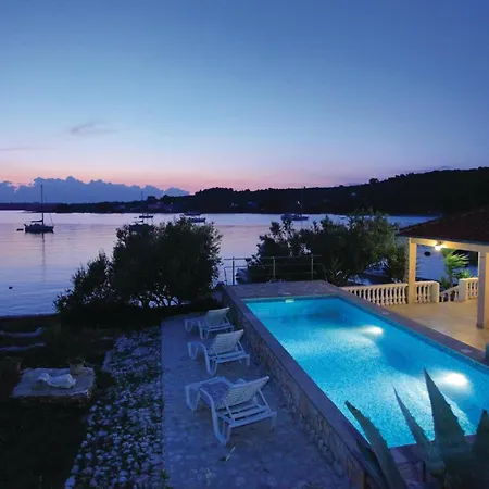 3 Bedroom Pet Friendly In Vela Luka