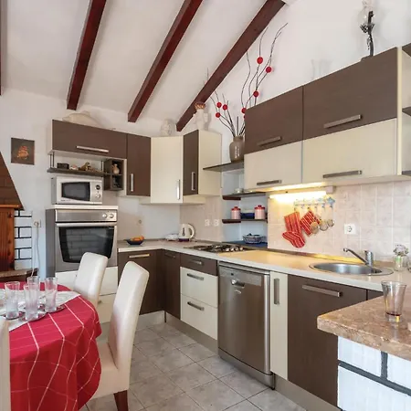 Nyaraló 3 Bedroom Pet Friendly In Vela Luka