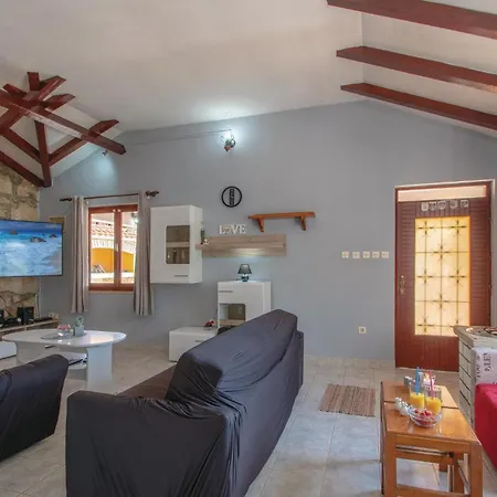 3 Bedroom Pet Friendly Home In Vela Luka