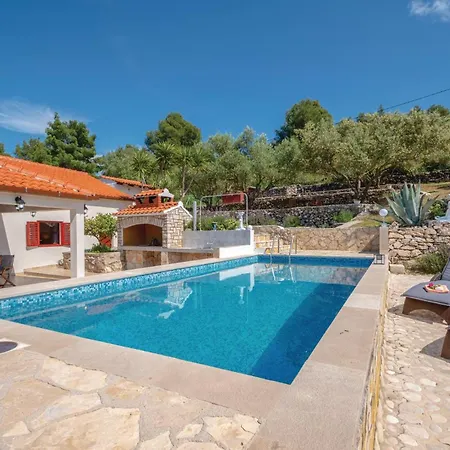 3 Bedroom Pet Friendly Home In Vela Luka * Vela Luka