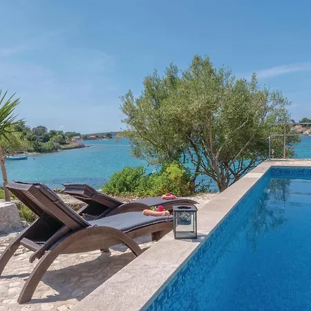 Ferienhaus 3 Bedroom Pet Friendly Home In Vela Luka *