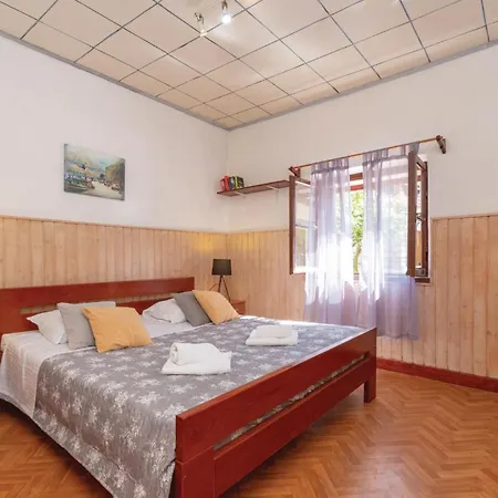 Ferienhaus 3 Bedroom Pet Friendly Home In Vela Luka